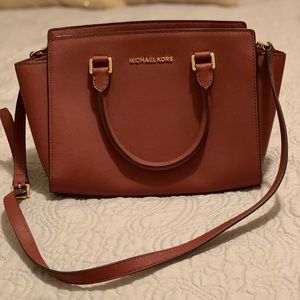 Micheal Kors crossbody satchel